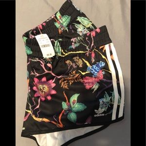 Adidas floral shorts brand new.❤️